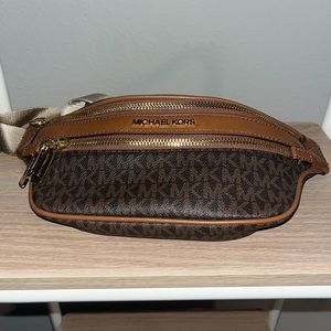 *NEW* Michael Kors Belt Bag